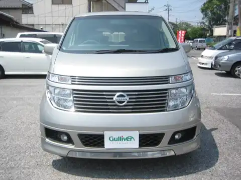 カタログ画像：エルグランド （ELGRAND） Ｘ 2002年5月 UA-E51 3500cc シャンパンシルバー（ＴＭ） 燃費8.2km / l フロント