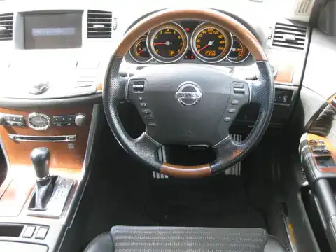 カタログ画像：フーガ （FUGA） ３５０ＧＴスポーツパッケージスタイリッシュブラックリミテッド 2005年11月 CBA-PY50 3500cc ホワイトパール（３Ｐ） 燃費9.2km / l 内装