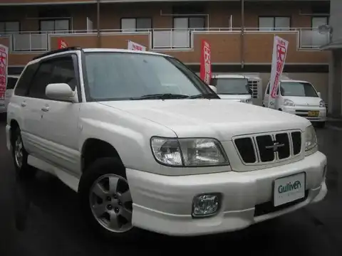 カタログ画像：フォレスター （FORESTER） Ｃ／２０スペシャルⅡ 2001年10月 GF-SF5 2000cc ピュアホワイト 燃費12.6km / l メイン（その他）