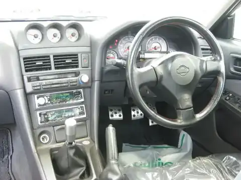 カタログ画像：スカイライン （SKYLINE） ＧＴ 1998年5月 GF-HR34 2000cc ホワイト 燃費11.4km / l 内装