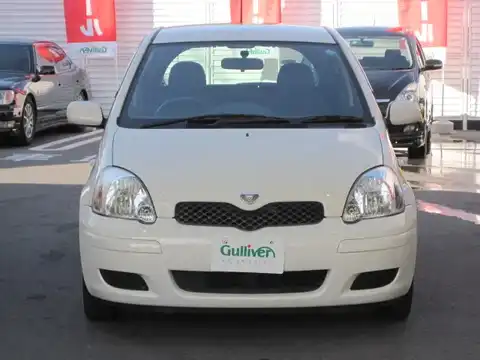 カタログ画像：ヴィッツ （VITZ） Ｕ 2003年8月 UA-SCP13 1300cc ホワイト 燃費23.5km / l フロント