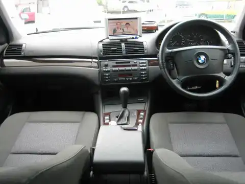 カタログ画像：３シリーズ （3 SERIES） ３２０ｉ 2001年10月 GH-AV22 2200cc オックスフォード・グリーンII（メタリック・カラー） 燃費9.8km / l 内装