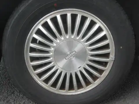 カタログ画像：セフィーロ （CEFIRO） ２５エクシモＧ 1996年5月 E-PA32 2500cc ホワイト（スーパーファインハードコート） 燃費10.0km / l タイヤ