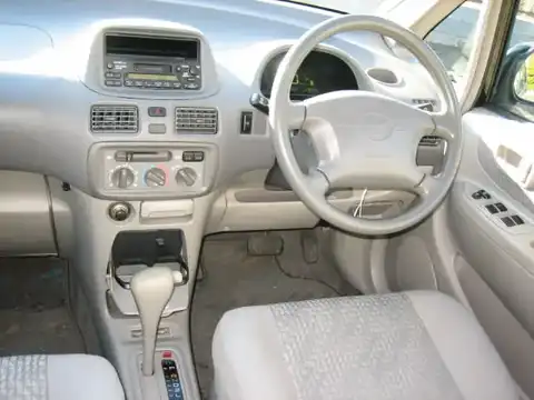 カタログ画像：カローラスパシオ （COROLLA SPACIO） Ｖパッケージ 1999年4月 GF-AE115N 1800cc イエローグリーンメタリックオパール 燃費11.4km / l 内装