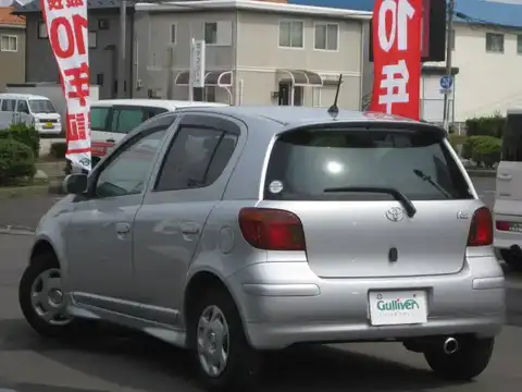 カタログ画像：ヴィッツ （VITZ） Ｕ Ｌパッケージ ナビスペシャル 2002年12月 UA-SCP13 1300cc シルバーマイカメタリック 燃費23.5km / l バック