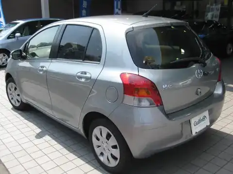 カタログ画像：ヴィッツ （VITZ） アイル 2008年9月 DBA-SCP90 1300cc ミディアムシルバーメタリック 燃費19.6km / l バック