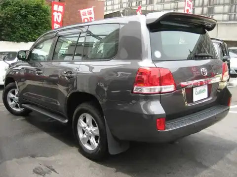 カタログ画像：ランドクルーザー （LAND CRUISER） ＡＸ 2009年5月 CBA-URJ202W 4600cc グレーメタリック 燃費7.1km / l バック