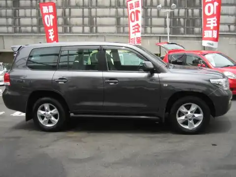 カタログ画像：ランドクルーザー （LAND CRUISER） ＧＸ 2010年8月 CBA-URJ202W 4600cc グレーメタリック 燃費7.1km / l 外装