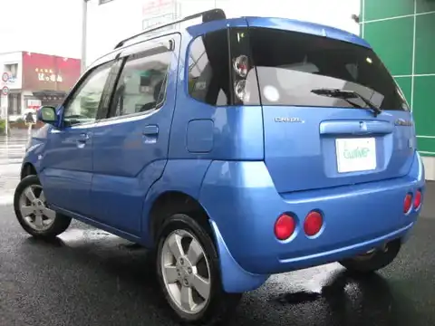 カタログ画像：シボレークルーズ （CHEVROLET CRUSE） Ｅ 2001年11月 LA-HR51S 1300cc キプロスブルーメタリック 燃費17.0km / l バック