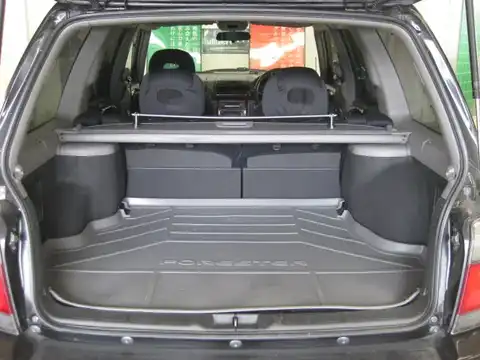 カタログ画像：フォレスター （FORESTER） Ｓ／ｔｂ 1998年9月 GF-SF5 2000cc ブラック・マイカ／ブラック・マイカ 燃費10.6km / l 内装