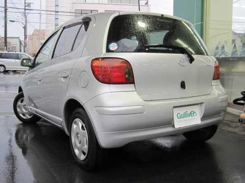 カタログ画像：ヴィッツ （VITZ） Ｕ 2003年8月 UA-SCP13 1300cc シルバーマイカメタリック 燃費23.5km / l バック