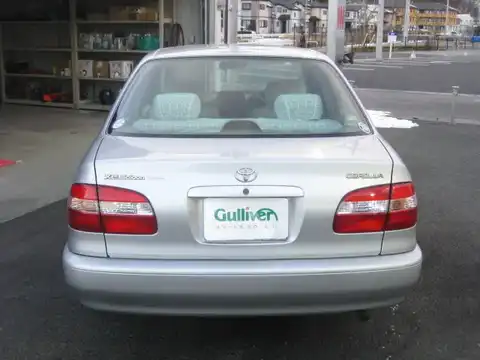 カタログ画像：カローラ （COROLLA） ＸＥサルーン リミテッド 1999年4月 GF-AE114 1600cc シルバーメタリック 燃費11.8km / l バック