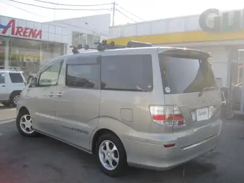 カタログ画像：アルファードハイブリッド （ALPHARD HYBRID） サイドリフトアップシート装着車 2006年6月 DAA-ATH10W 2400cc ライトオリーブマイカメタリック 燃費16.4km / l バック