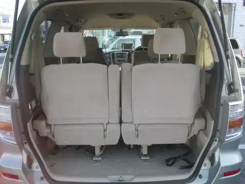 カタログ画像：アルファードハイブリッド （ALPHARD HYBRID） サイドリフトアップシート装着車 2005年4月 CAA-ATH10W 2400cc ライトオリーブマイカメタリック 燃費16.4km / l 内装