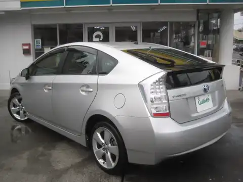 カタログ画像：プリウス （PRIUS） Ｓツーリングセレクション 2009年5月 DAA-ZVW30 1800cc シルバーメタリックorアイスバーグシルバーマイカメタリック 燃費35.5km / l バック