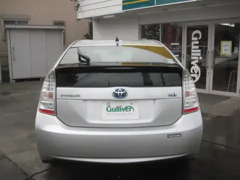 カタログ画像：プリウス （PRIUS） Ｓツーリングセレクション 2009年5月 DAA-ZVW30 1800cc シルバーメタリックorアイスバーグシルバーマイカメタリック 燃費35.5km / l バック