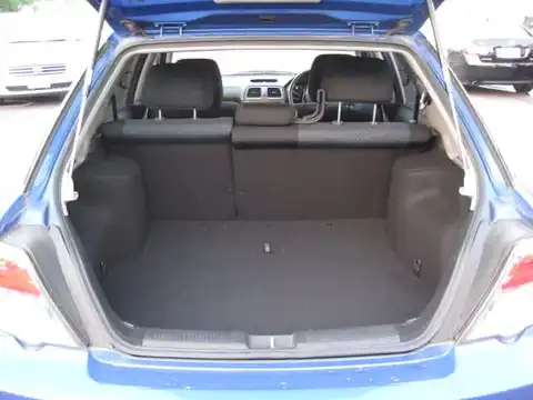 カタログ画像：インプレッサスポーツワゴン （IMPREZA SPORTS WAGON） １．５ｉ 2005年6月 LA-GG2 1500cc ＷＲブルー・マイカ 燃費15.0km / l 内装