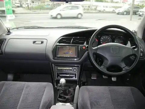 カタログ画像：アコード （ACCORD） ２．０ＶＴＳ レザーパッケージ 2001年5月 LA-CL3 2000cc プレミアムホワイト・パール 燃費12.4km / l 内装