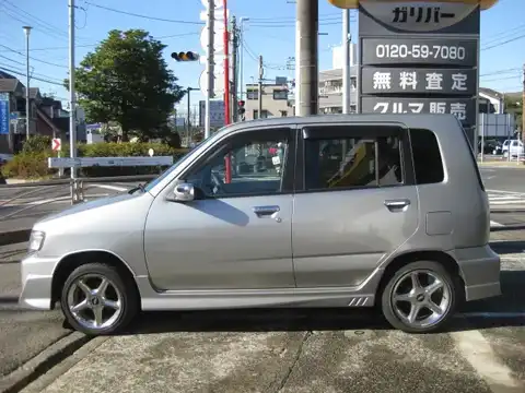 カタログ画像：キューブ （CUBE） ライダー 2000年9月 TA-AZ10 1300cc ソニックシルバー（Ｍ） 燃費14.8km / l 外装