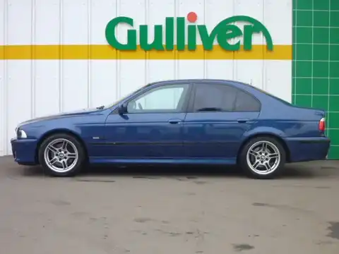 カタログ画像：５シリーズ （5 SERIES） ５２５ｉ Ｍスポーツ 2000年11月 GH-DT25 2500cc オリエント・ブルー（メタリックカラー） 燃費8.4km / l 外装