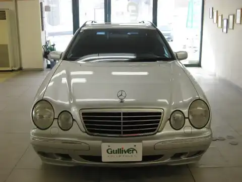 カタログ画像：Ｅクラスステーションワゴン （E-CLASS STATIONWAGON） Ｅ３２０ ４マチック ステーションワゴン アバンギャルド 2001年1月 GF-210282 3200cc ブリリアントシルバー 燃費8.4km / l メイン