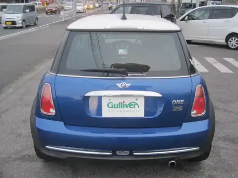 カタログ画像：ＭＩＮＩ （MINI） ワン 2005年9月 GH-RA16 1600cc ハイパー・ブルー（メタリック） 燃費14.0km / l バック