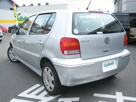 カタログ画像：ポロ （POLO） シルバーセレクション ４ドア 1998年5月 E-6NAHS 1600cc サテンシルバーメタリック 燃費11.4km / l バック