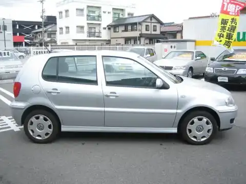 カタログ画像：ポロ （POLO） シルバーセレクション ４ドア 1998年5月 E-6NAHS 1600cc サテンシルバーメタリック 燃費11.4km / l 外装