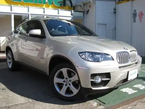 カタログ画像：Ｘ６ （X6） ｘＤｒｉｖｅ ３５ｉ 2010年11月 DBA-FG35 3000cc チタン・シルバー（メタリック・カラー）orミネラルシルバー（メタリック・カラー） 燃費8.5km / l メイン（その他）