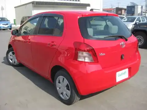 カタログ画像：ヴィッツ （VITZ） Ｆ アドバンスドエディション 2007年1月 DBA-KSP90 1000cc スーパーレッドⅤ 燃費22.0km / l バック