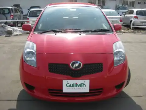 カタログ画像：ヴィッツ （VITZ） Ｆ アドバンスドエディション 2006年6月 DBA-SCP90 1300cc スーパーレッドⅤ 燃費19.6km / l フロント