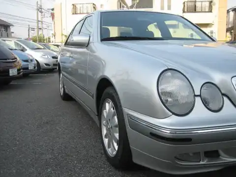 カタログ画像：Ｅクラス （E-CLASS） Ｅ３２０ 1998年8月 GF-210065 3200cc ブリリアントシルバー 燃費8.9km / l 外装