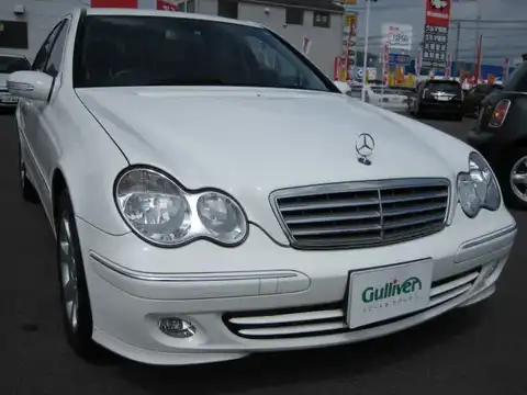 カタログ画像：Ｃクラス （C-CLASS） Ｃ２００コンプレッサー 2005年8月 DBA-203042 1800cc アラバスターホワイト（Ｓ） 燃費11.4km / l フロント