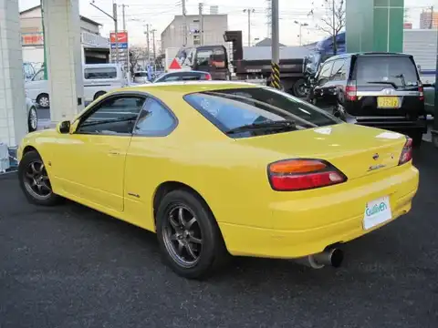 カタログ画像：シルビア （SILVIA） スペックＳ 1999年1月 GF-S15 2000cc ライトニングイエロー 燃費10.0km / l バック