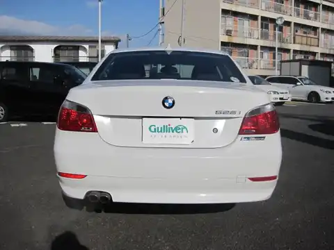 カタログ画像：５シリーズ （5 SERIES） ５２５ｉハイラインパッケージ 2003年8月 GH-NA25 2500cc バック