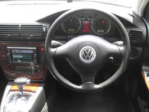 カタログ画像：パサートワゴン （PASSAT WAGON） Ｖ６ 2002年8月 GH-3BAMX 2800cc ブラックマジックパールエフェクト 燃費8.5km / l 内装