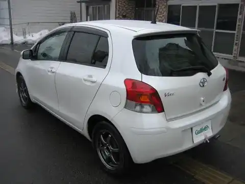 カタログ画像：ヴィッツ （VITZ） アイル 2008年9月 DBA-NCP91 1500cc ホワイトパールクリスタルシャイン 燃費18.6km / l バック