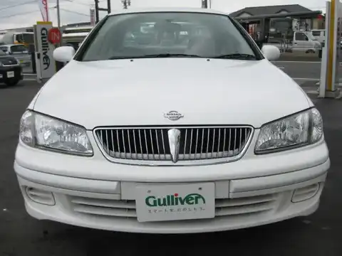 カタログ画像：ブルーバードシルフィ （BLUEBIRD SYLPHY） １５ ベーシックパッケージ 2001年4月 TA-FG10 1500cc ホワイト 燃費17.6km / l フロント