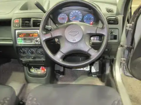 カタログ画像：キューブ （CUBE） ＮＡＶＩエディション ハイパーＣＶＴ－Ｍ６ 2000年6月 GH-AZ10 1300cc ソニックシルバー（Ｍ） 燃費17.0km / l 内装