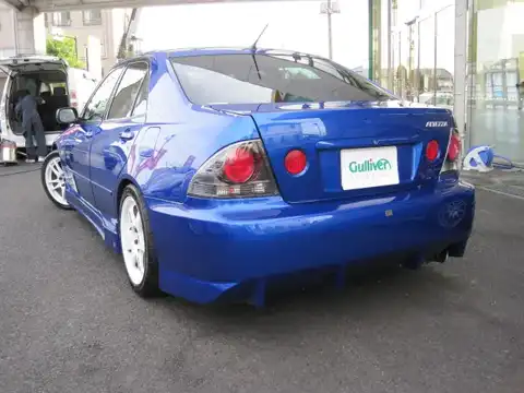 カタログ画像：アルテッツァ （ALTEZZA） ＲＳ２００ 1998年10月 GF-SXE10 2000cc ブルーマイカ 燃費11.0km / l バック