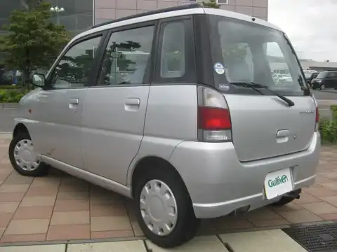 カタログ画像：プレオ （PLEO） ＬＭ 2001年10月 TA-RA1 660cc プラチナシルバー・メタリック 燃費18.0km / l バック