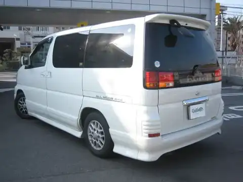 カタログ画像：エルグランド （ELGRAND） バージョン－Ｓ 2001年8月 GH-APWE50 3500cc ホワイトパール（３Ｐ） 燃費7.0km / l 外装