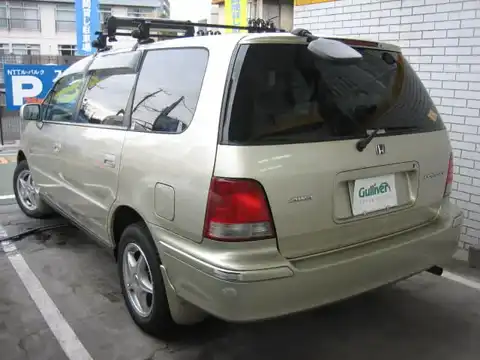 カタログ画像：オデッセイ （ODYSSEY） Ｓ 1998年11月 GF-RA3 2300cc ネイプレスゴールド・メタリック 燃費11.2km / l バック