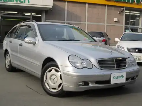 カタログ画像：Ｃクラスステーションワゴン （C-CLASS STATIONWAGON） Ｃ１８０ ステーションワゴン 2001年6月 GF-203235 2000cc ブリリアントシルバー 燃費8.8km / l メイン