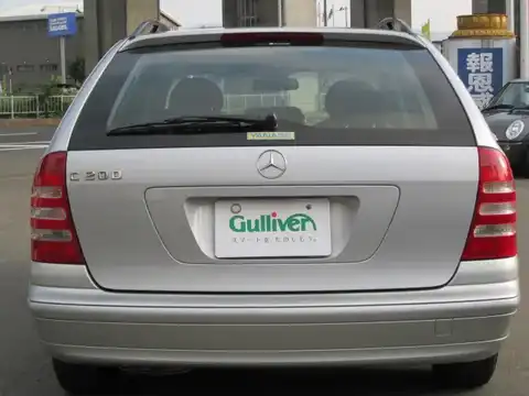 カタログ画像：Ｃクラスステーションワゴン （C-CLASS STATIONWAGON） Ｃ１８０コンプレッサー ステーションワゴン 2002年8月 GH-203246 1800cc ブリリアントシルバー（Ｍ） 燃費10.4km / l バック