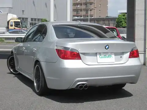 カタログ画像：５シリーズ （5 SERIES） ５２５ｉ Ｍスポーツパッケージ 2005年6月 ABA-NE25 2500cc 燃費8.8km / l バック