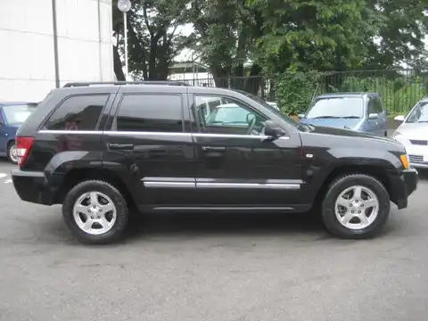 カタログ画像：ジープ・グランドチェロキー （JEEP GRAND CHEROKEE） リミテッド４．７ 2006年6月 GH-WH47 4700cc ブリリアントブラッククリスタルパールコート 燃費6.1km / l 外装