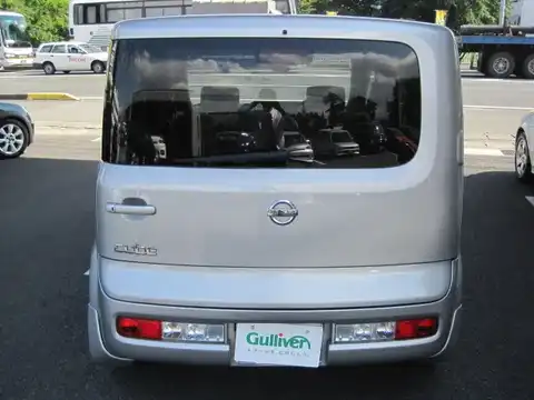 カタログ画像：キューブ （CUBE） １４Ｓ プラスナビ 2006年10月 DBA-BZ11 1400cc ダイヤモンドシルバー（Ｍ） 燃費16.4km / l バック