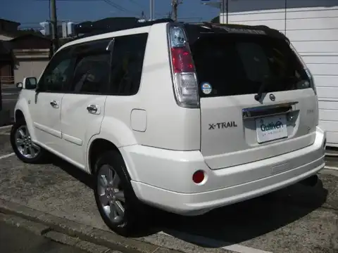 カタログ画像：エクストレイル （X-TRAIL） ライダー ステージ２ 2004年4月 UA-T30 2000cc ホワイトパール（３Ｐ） 燃費13.0km / l バック