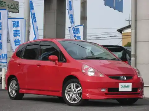 カタログ画像：フィット （FIT） １．５Ｔ 2002年9月 LA-GD3 1500cc ミラノレッド 燃費20.0km / l メイン（その他）